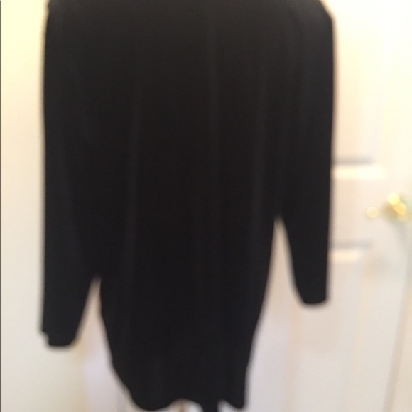 Cable & Gauge black velour top w/pearl details - Picture 3 of 7